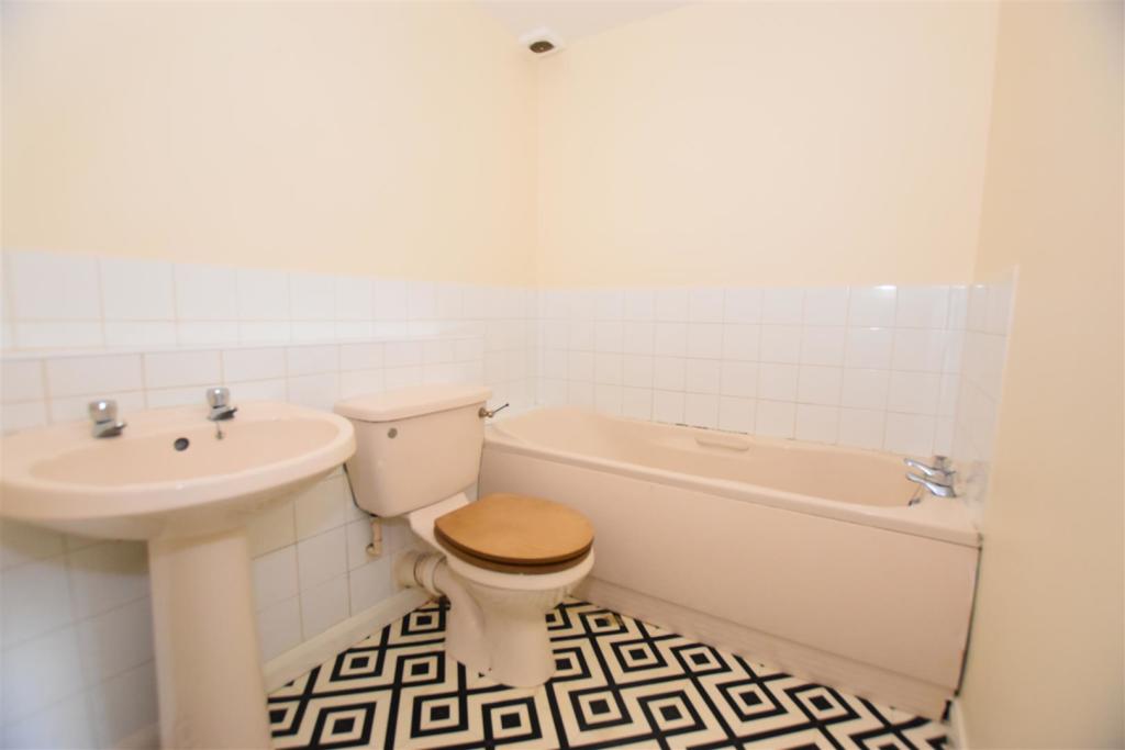 Bathroom.JPG