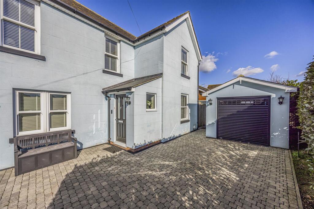 The Shambles, Selsmore Road, Hayling Island-Portic