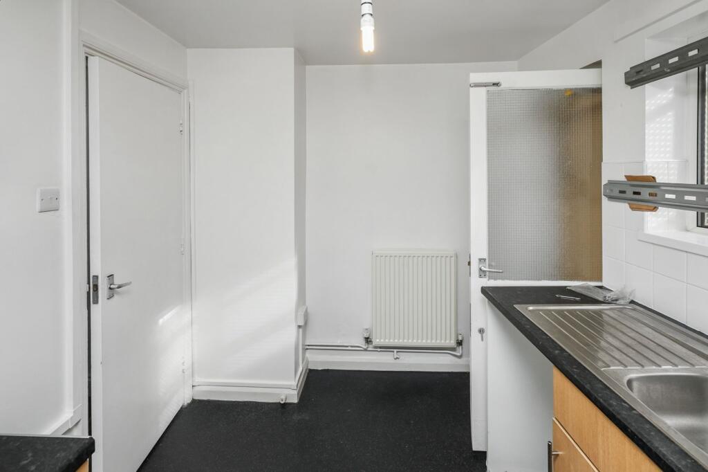 Ground Floor Flat, 37 St Stephen's Road, Bow, London E6 1AN