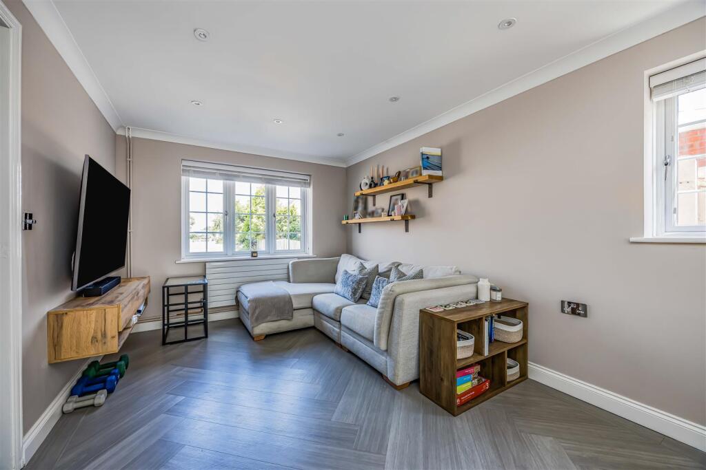 29 Edenbridge Road Southsea-Small-PorticoMarketing