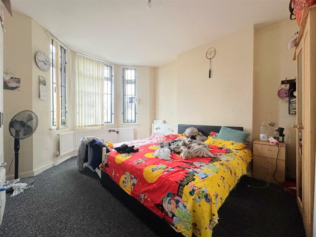 Ground floor flat bedroom 1