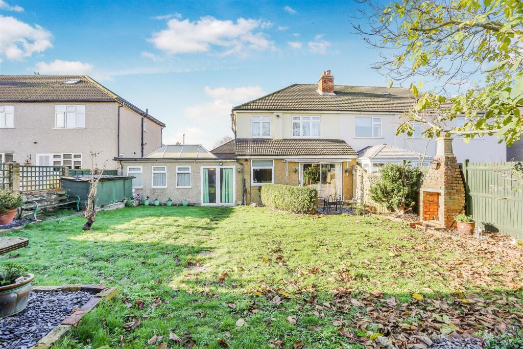 1577563810 - 15 Barrow Avenue SM5 - 7.jpg