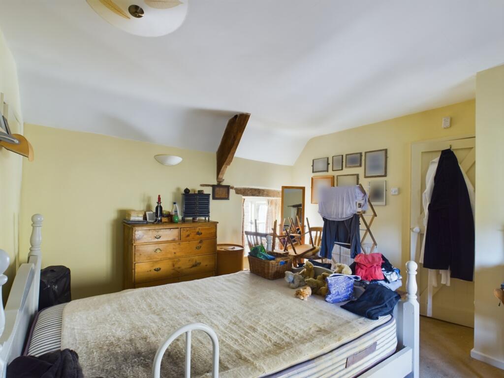 CAM01740G0-PR0337-STILL005