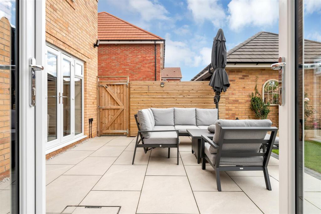 16 Penson Gardens WEB PH-13.jpg