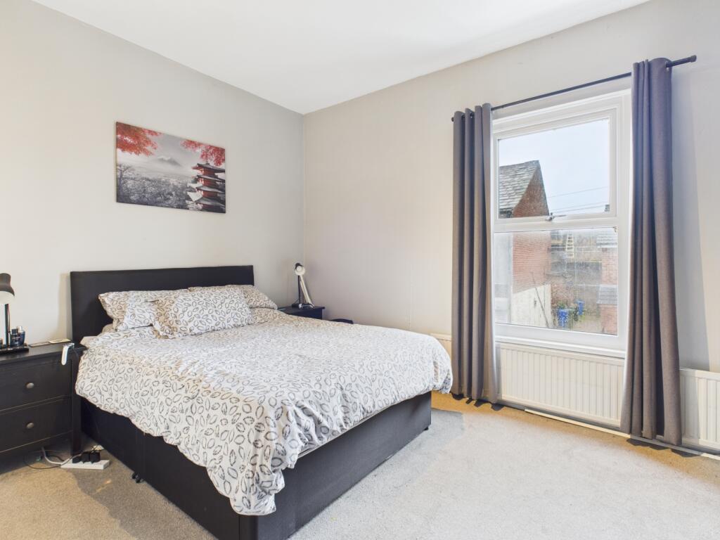 CAM03729G0-PR0141-STILL025