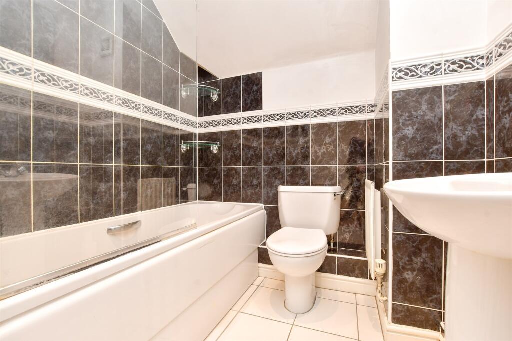 En-Suite Bathroom