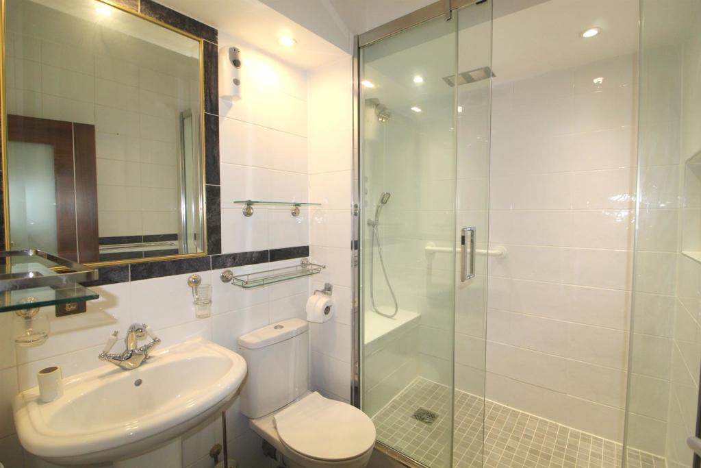 Shower room edit.jpg