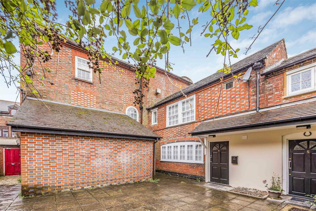 Flat 2, 21, Elmore Court, East Street, Havant-Smal