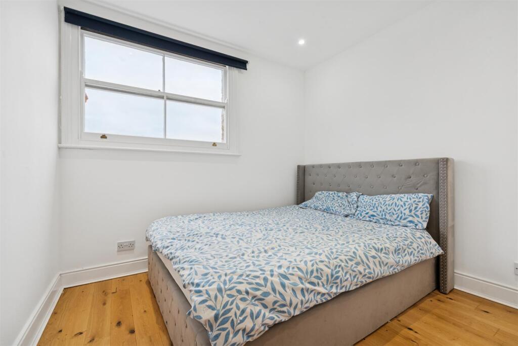 FFF 33 Himley Road SW17  bedroom 1.jpg