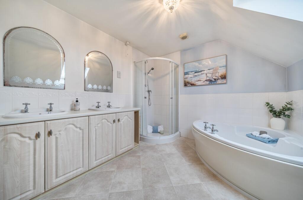 1383098-24-691de087b7eb3