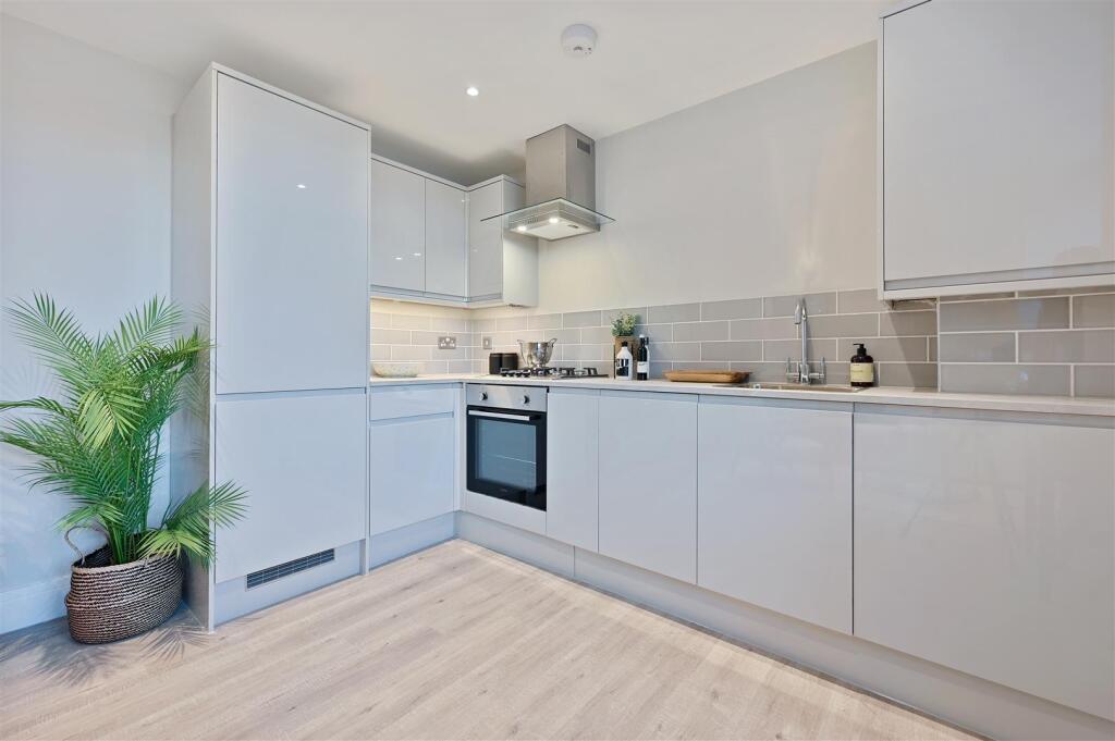AR - Flat 1, Buckingham Place - Kitchen3(1).jpg