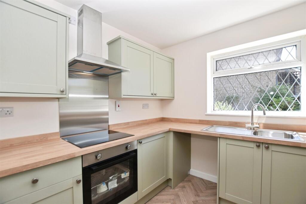 9c2c43d0-kit 20close.JPG