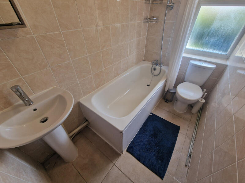 492_5 First Floor Bathroom.jpg