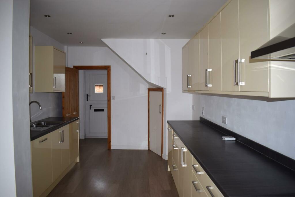Kitchen Alt.JPG