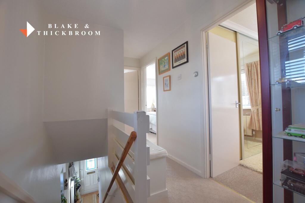 FIRST FLOOR LANDING