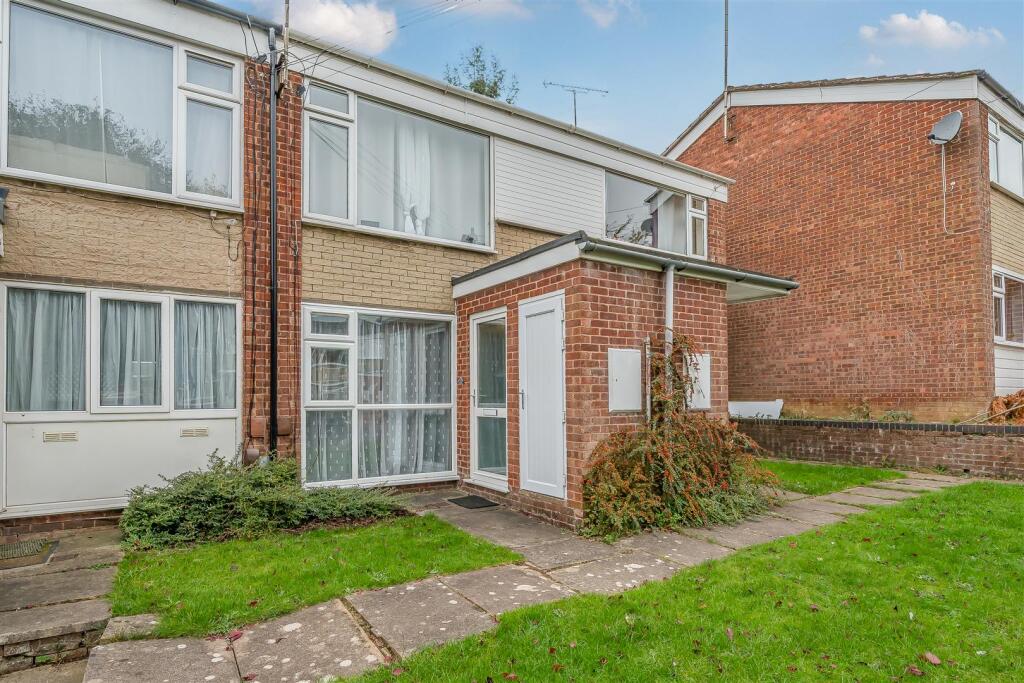 18 Cowan Close, Rugby (2).jpg