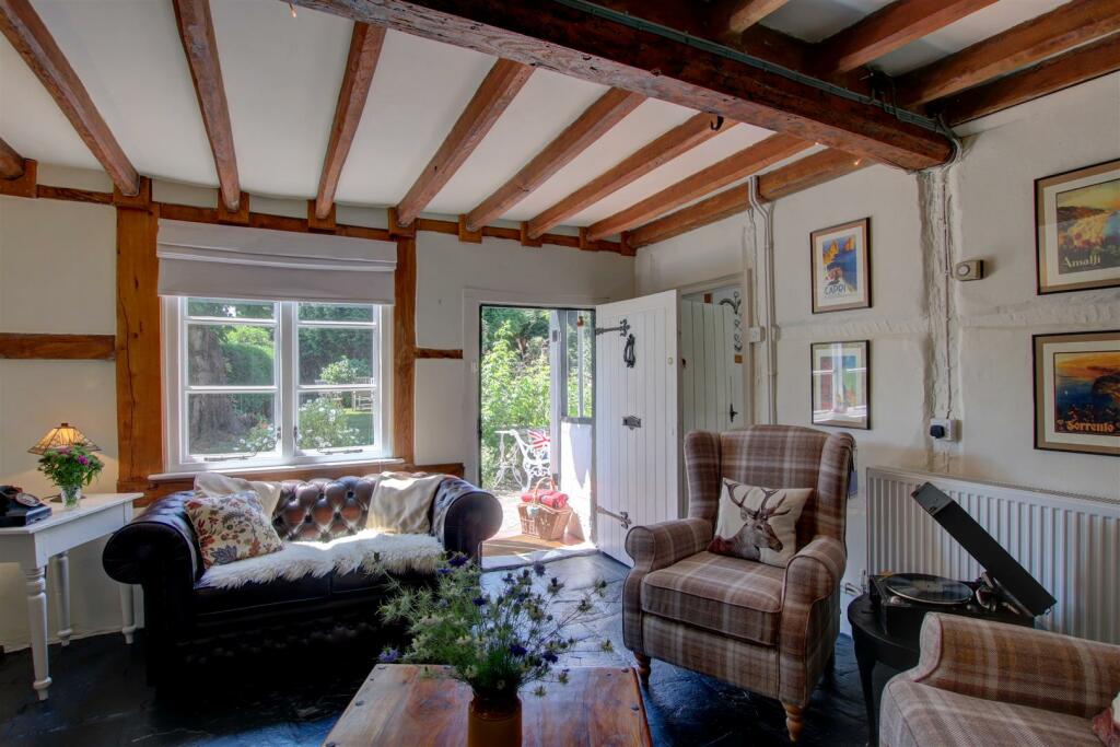 Linnett Cottage (27).jpg