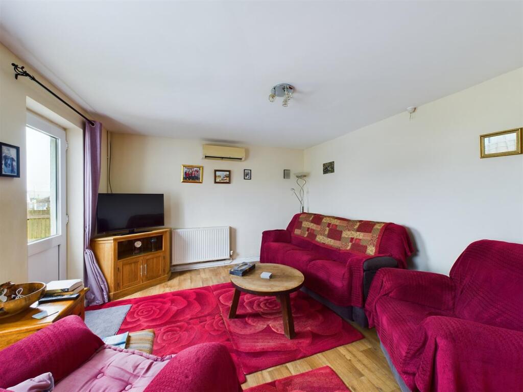 Rear Lounge