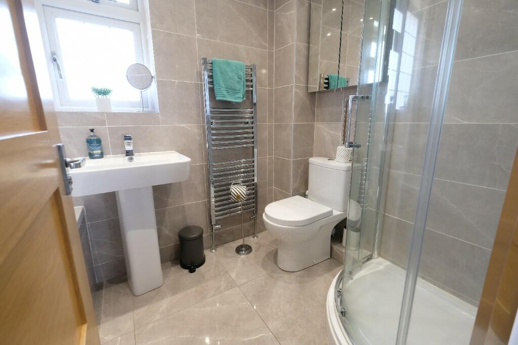 BATH/SHOWER ROOM