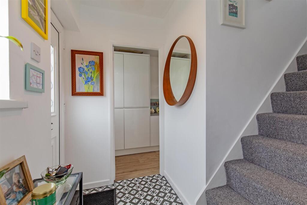 Entrance Hall-1.jpg
