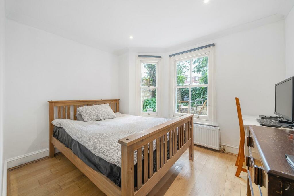 Bedroom (1).jpg