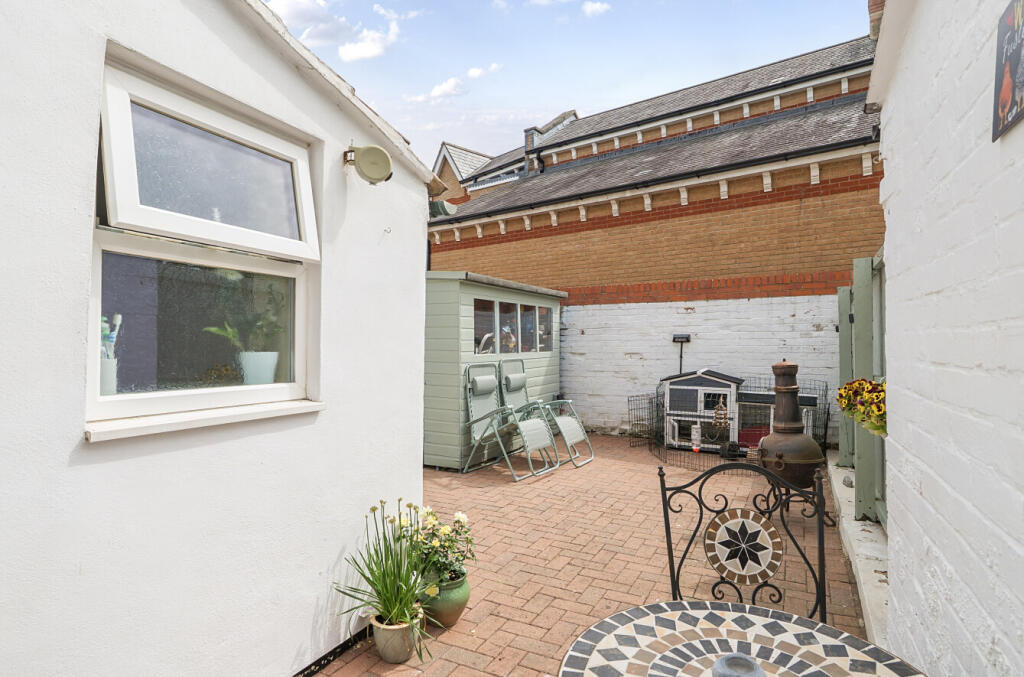 1317760-7-685edaf...