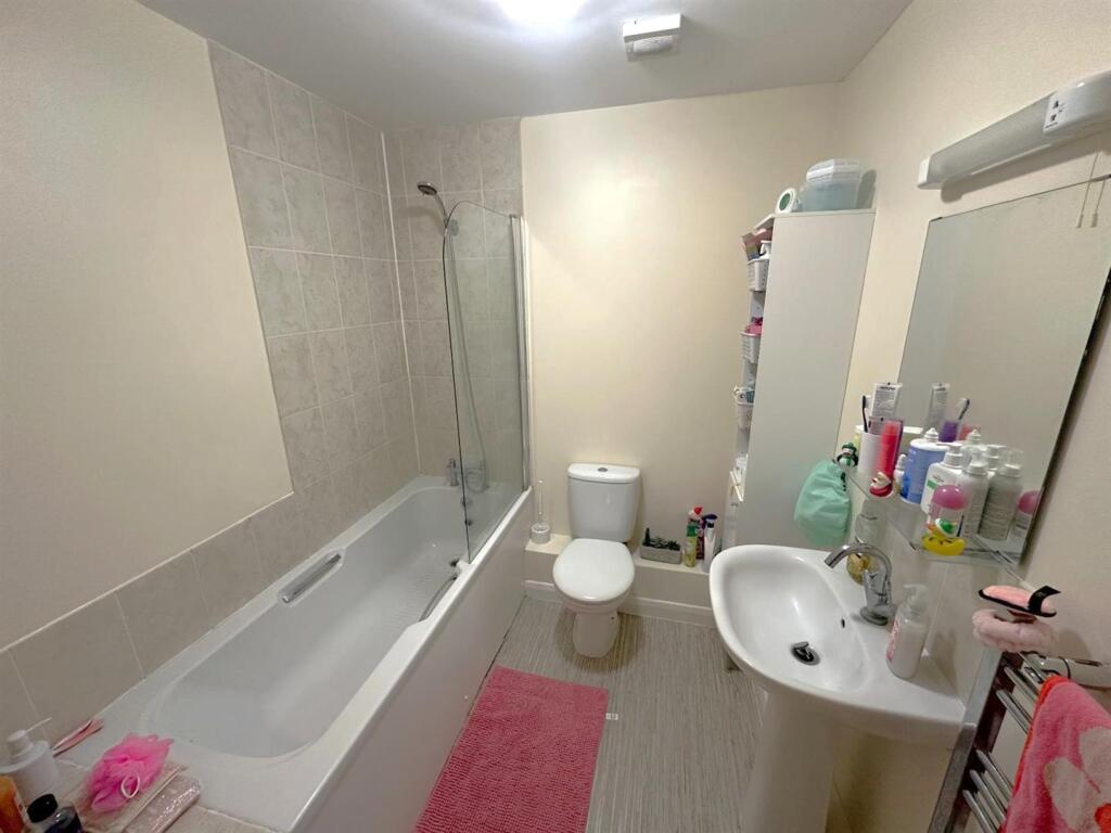 Bathroom.jpg