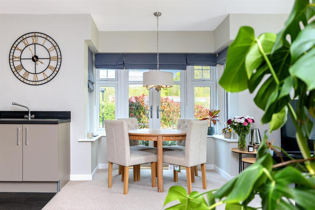 dining-room.jpg