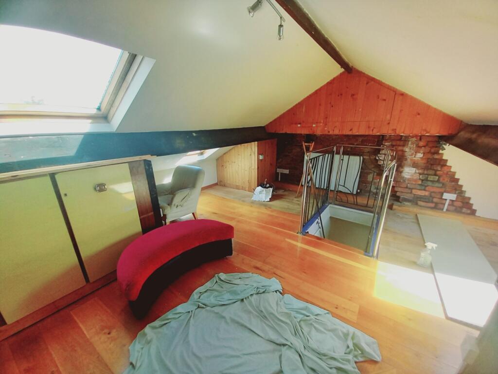 LOFT ROOM
