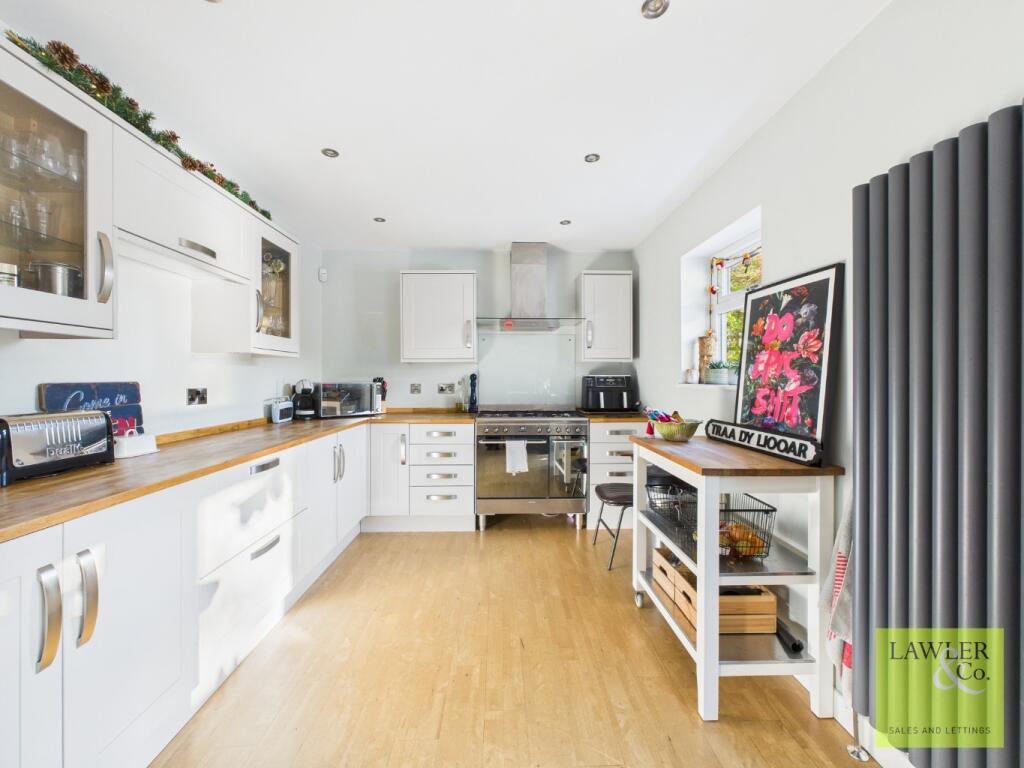 Cromley Road, High Lane, Stockport, Cheshire, SK6 8BU