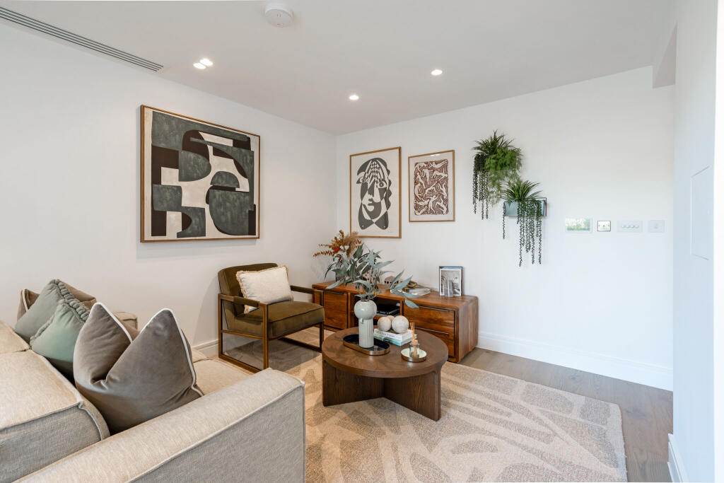 93440_Empire-House- (16)_low.jpg