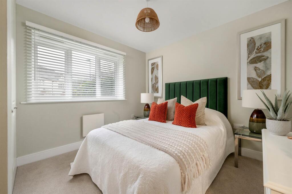 28 Prestwick Way WEB PH-27.jpg