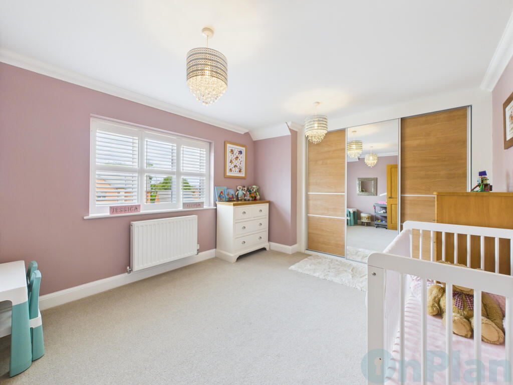 CAM04024G0-PR0028-STILL029