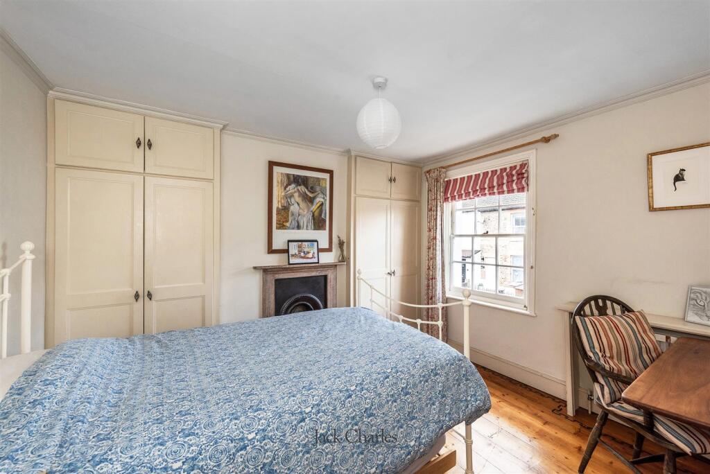 10 Rose St, TN9 2BN 011.jpg