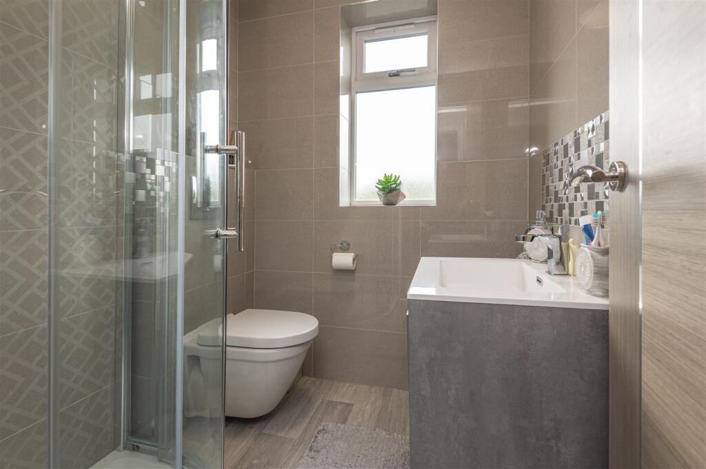 43 - 14 Broomfield Road HD2 2HG.jpg