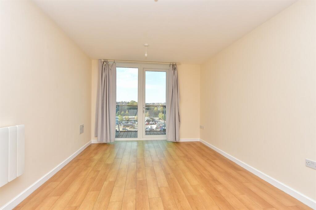 Kitchen/ Living Area