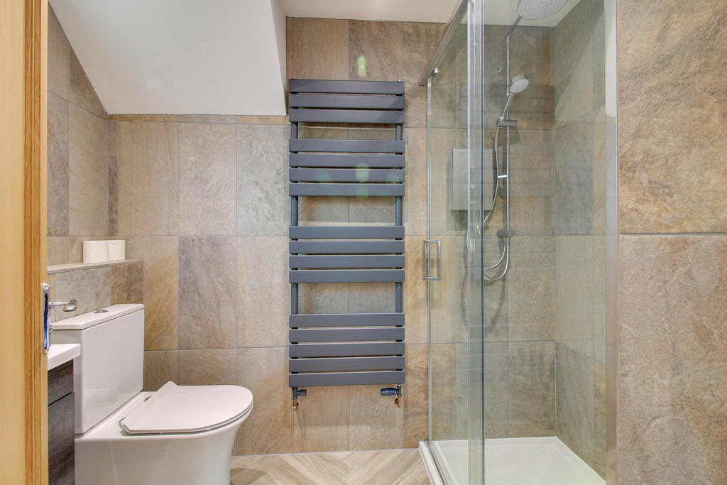 Master Bedroom En...
