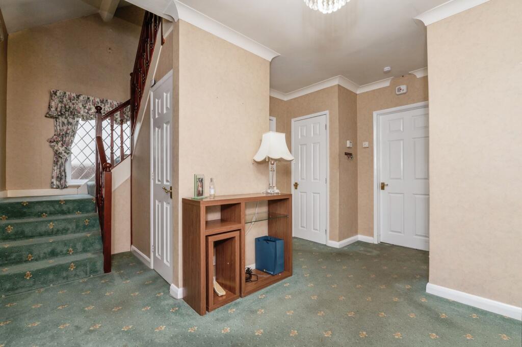 28victoriaroadlaindonbasildonss156aw-14