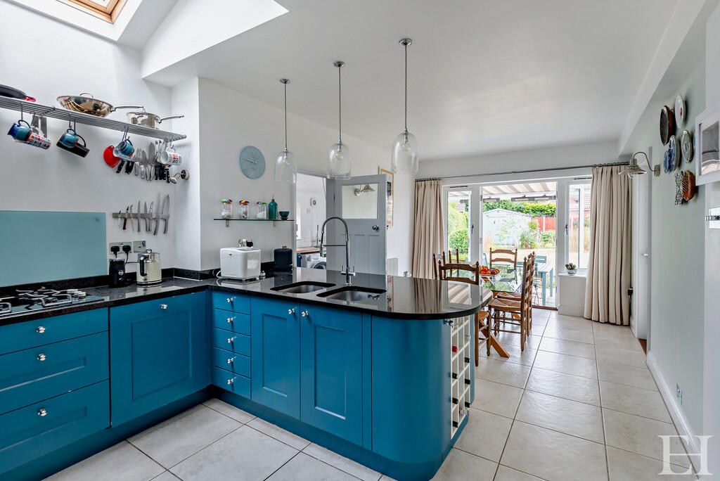 8656671-interiorW...