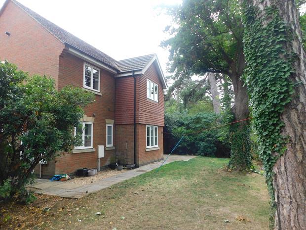 2a Thrapston Road Garden 2