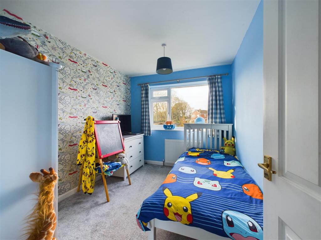 BEDROOM 4