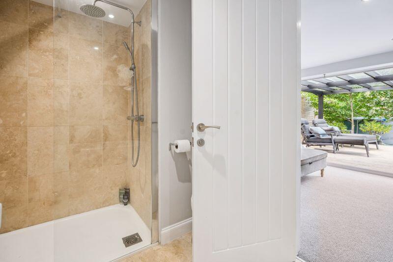 Ensuite and main bedroom