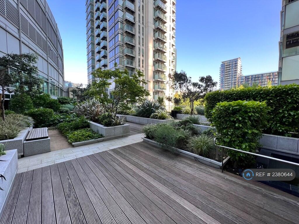 Same Floor Private Garden