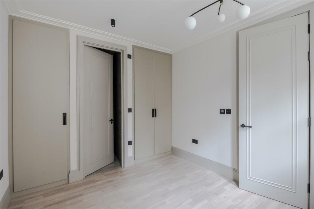 3, 11-12 Grenville Street-3.jpg