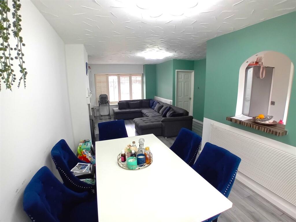 Living/ Dining Room