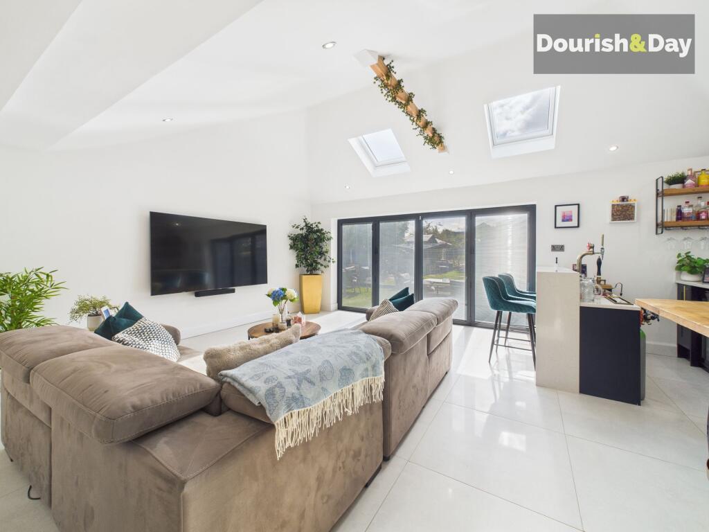 Open Plan Kitchen / Living Diner