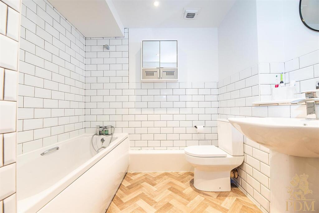 Apartment 23, Bridgford Point, Scarrington Road We