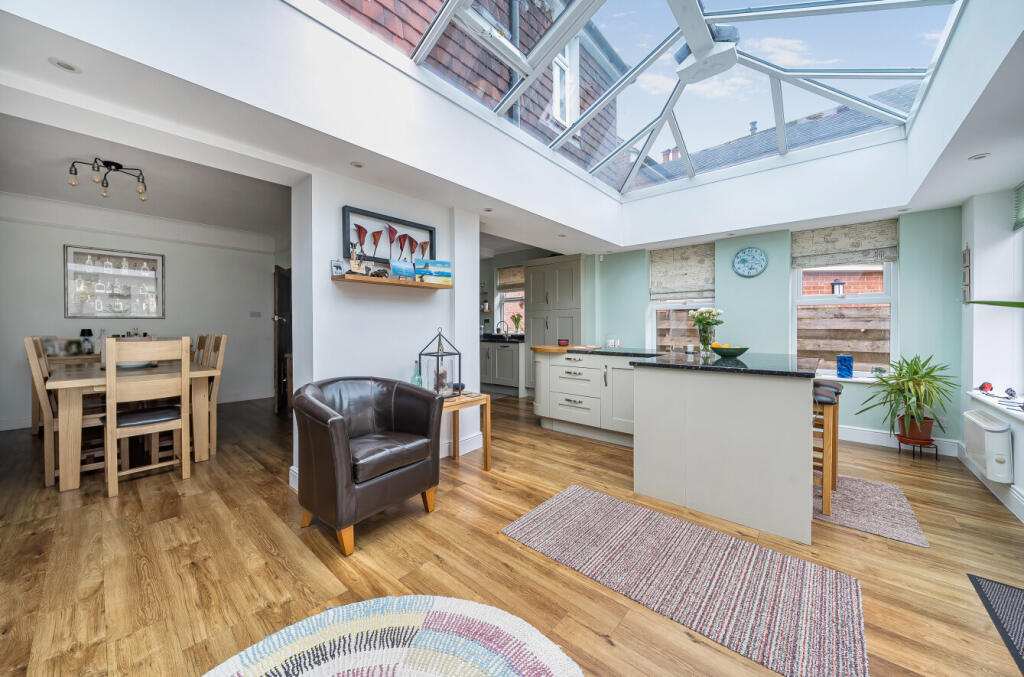 1375827-25-690ca0...