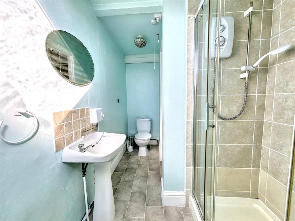Ensuite.jpeg