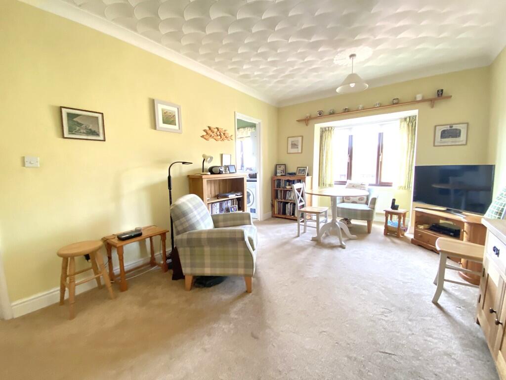 Living/Dining Roo...